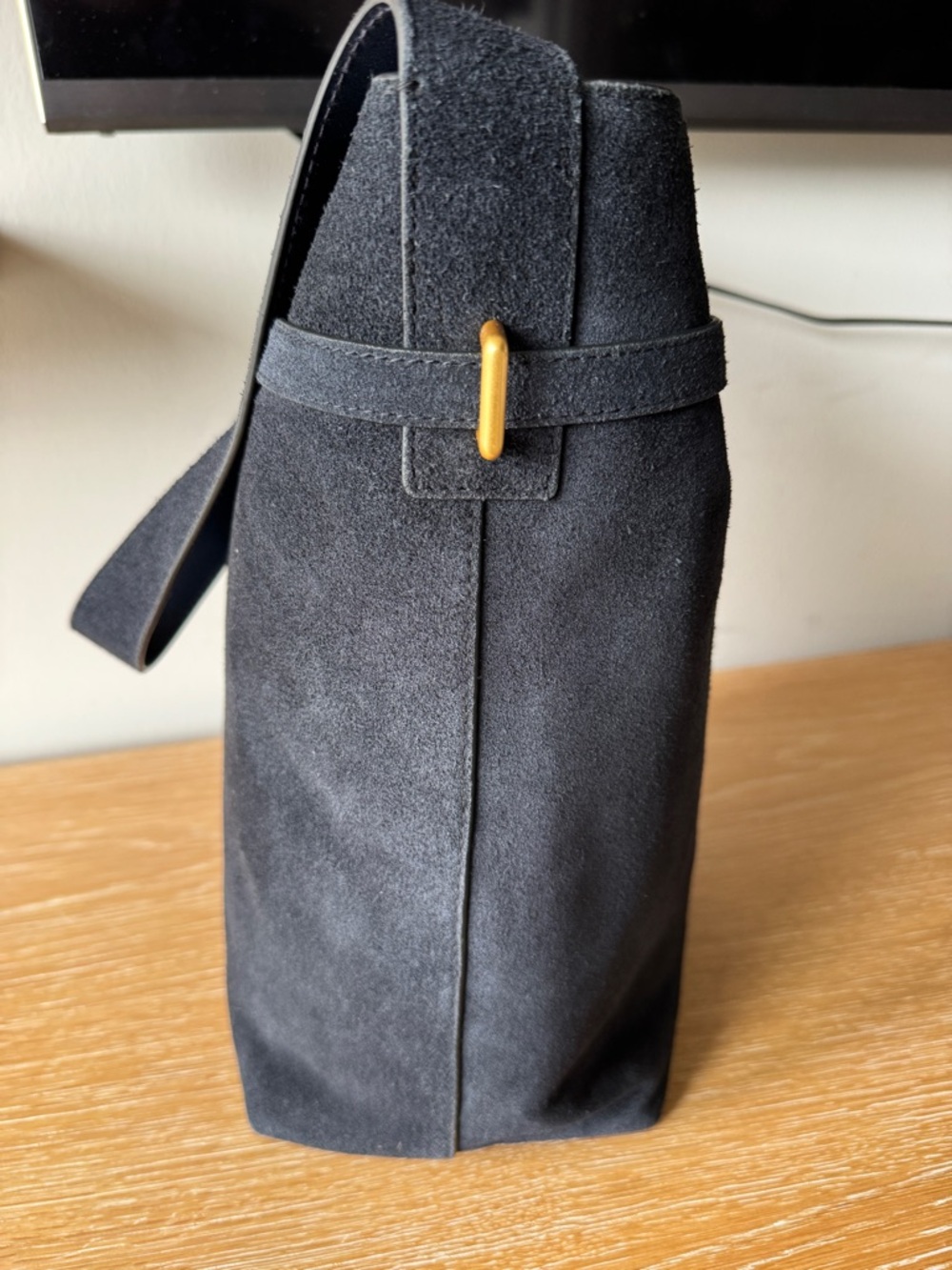 MADEWELL The Essential Belted Bucket Tote in Suede, Juniper Berry (NWT) 🫐 - Picture 8 of 16